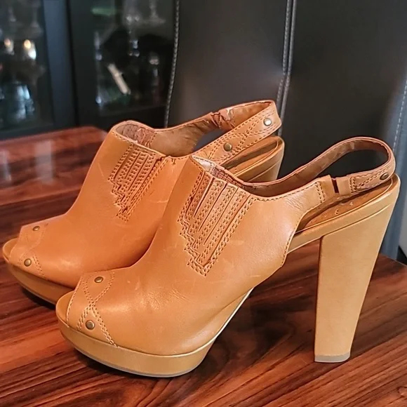 BCBGeneration Tan Leather Mules - Picture 1 of 4